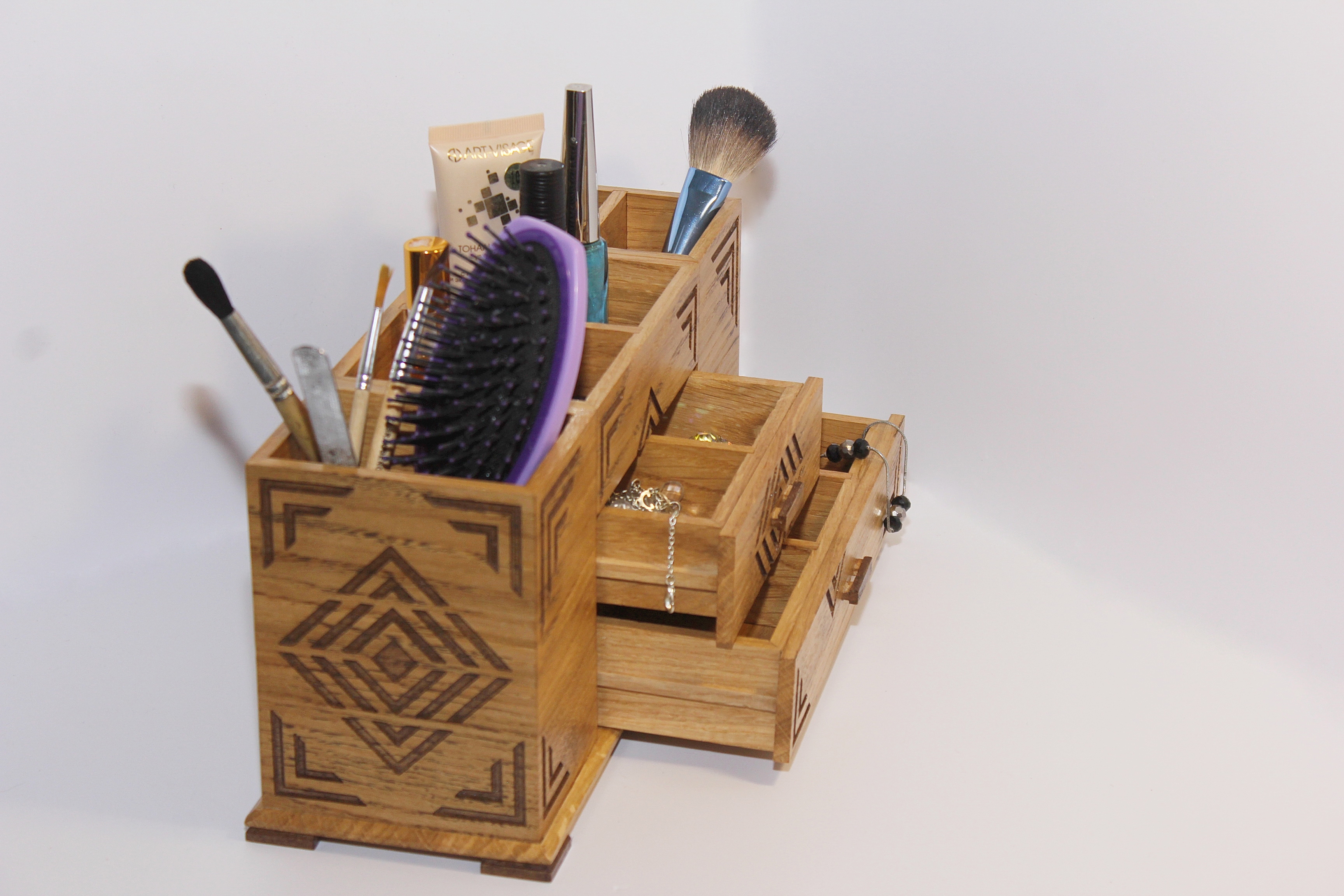 Ищу партнера-продажника "Изготовление
и реализация изделий интерьера из дерева"