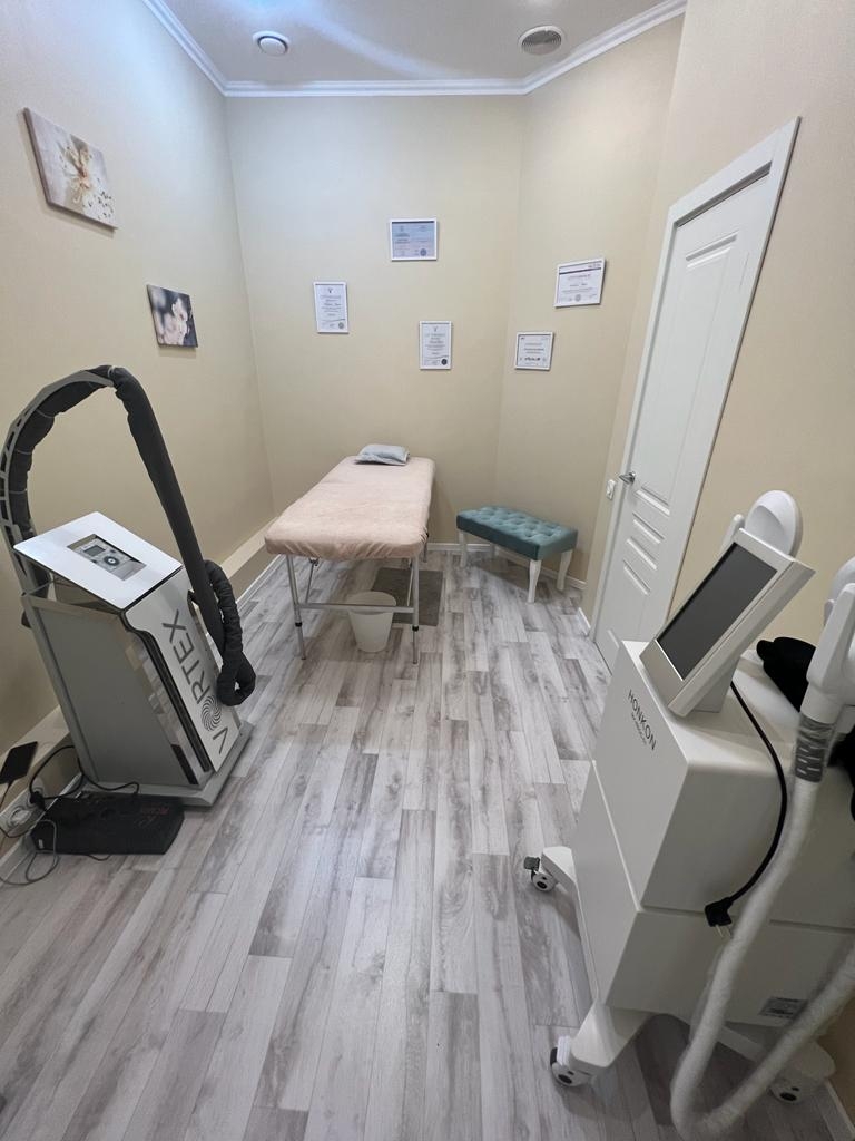 Оборудованный центр косметологии с мед.лицензией
в центре Москвы